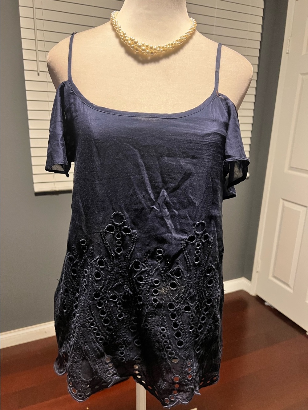 Women’s Navy Cold-Shoulder Embroidered Silk Tank Top With Eyelet design. XS